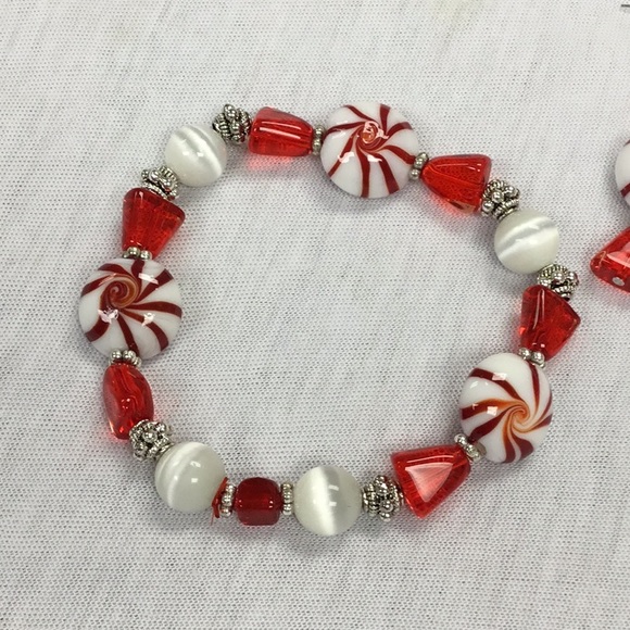 Peppermint Candy Beaded Bracelet and earrings set - Picture 2 of 7